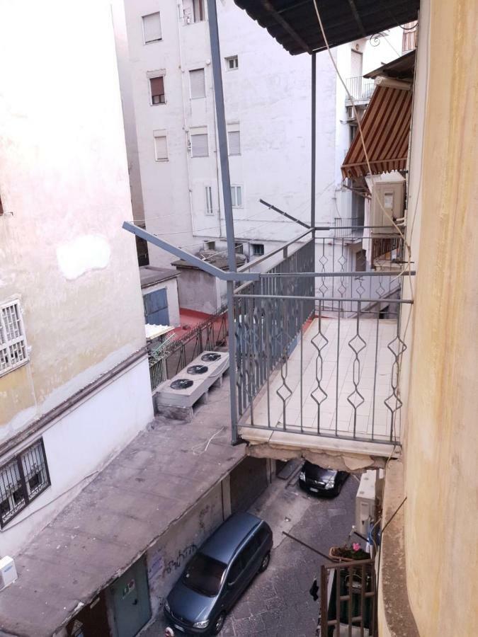 Nanas Appartement Napels Buitenkant foto